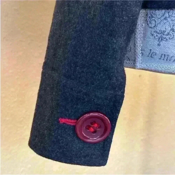 Gipsy Dark Gray Jacket With Embroidered Flowers On Collar US Size 8 Like New! - Picture 6 of 10